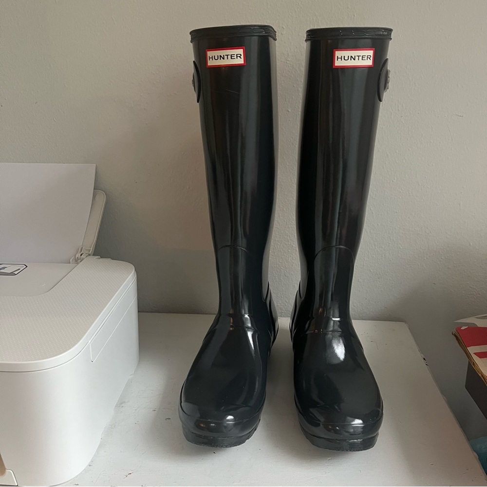 Hunter Original Tall Gloss women’s Rain Boots. US 10 dark gray